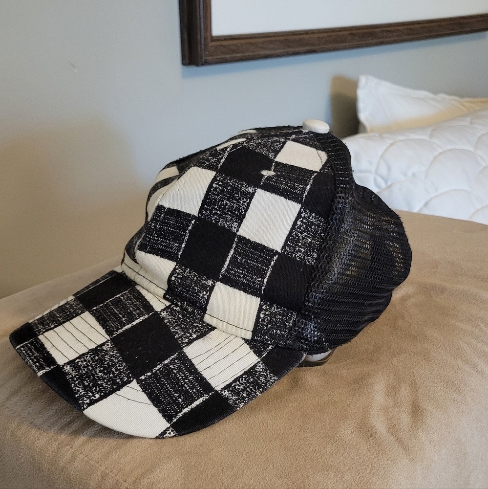 Black and White Checkered Cap Trucker Ball cap